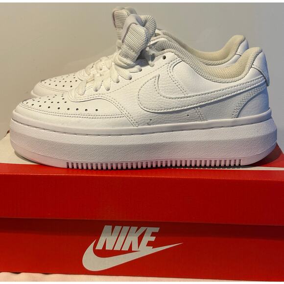 New Nike White Athletic Shoes with Classic - Picture 3 of 11